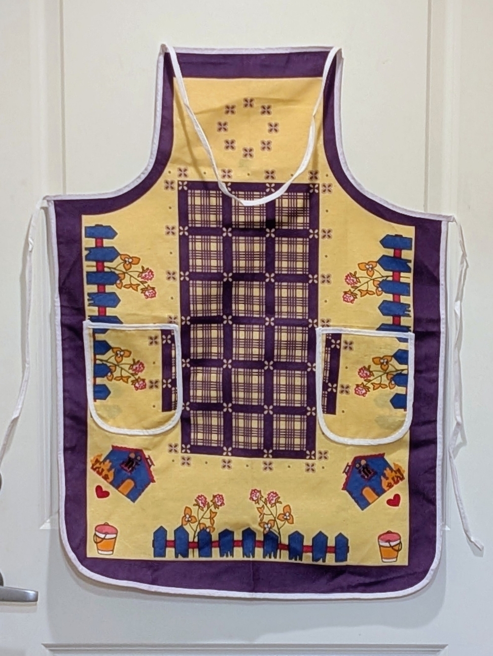 EUC Vintage Cotton Houses And Picket Fences and Gingham Apron